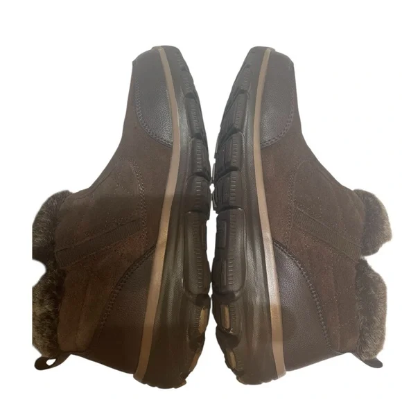 💥SALE💥SKECHERS BROWN RELAXED FIT GIRL CRUSH BROWN ANKLE BOOTIES NWOTS SZ 9 EUC - Picture 8 of 13
